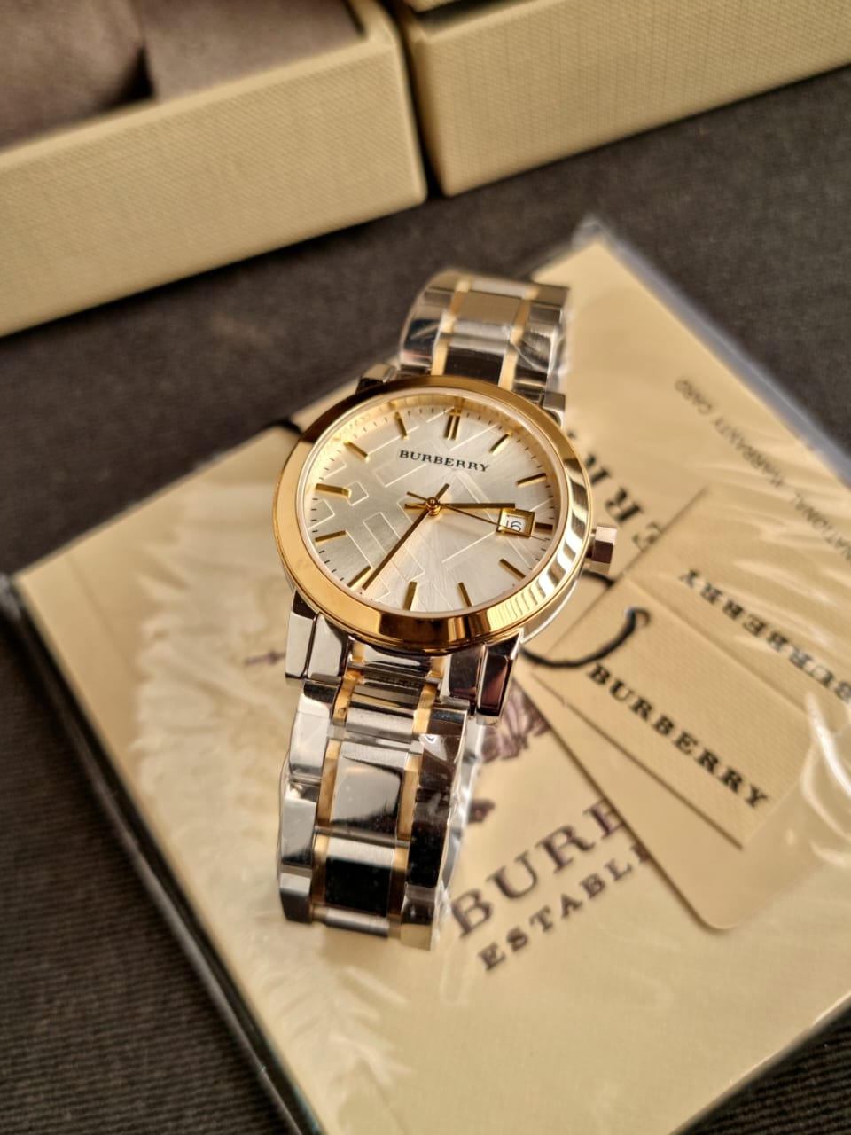 BURBERRY Silver Dial Two-tone Silver and Gold-tone Bracelet Ladies Watch BU9115