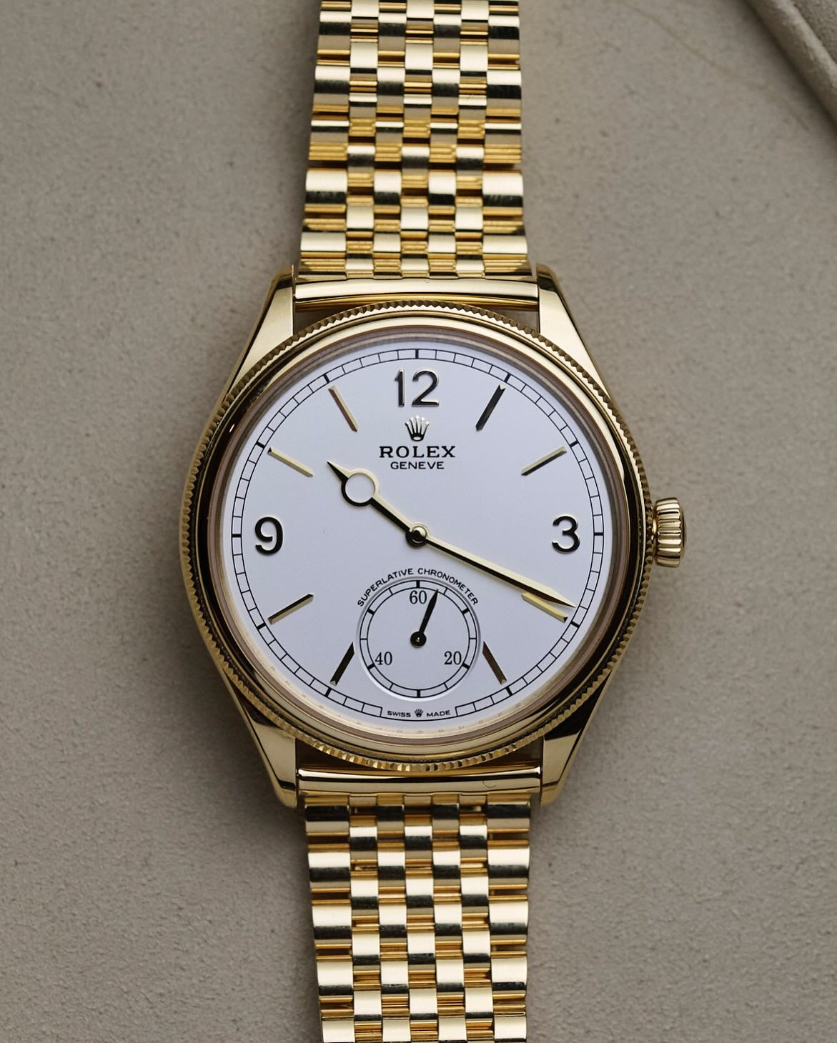 ROLEX PERPETUEL 1908 39 MM doré FONND BLANC