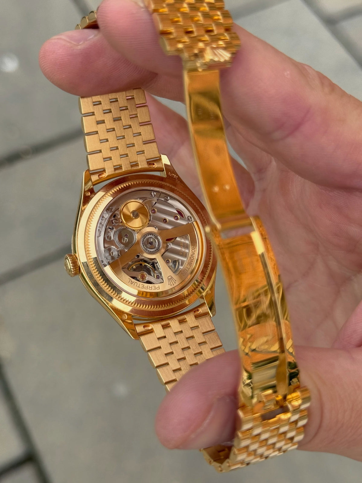 ROLEX PERPETUEL 1908 39 MM doré FONND BLANC