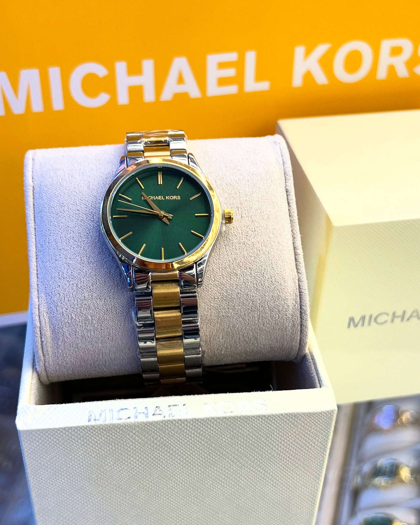 montre michael kors Runway slim two tone green dial