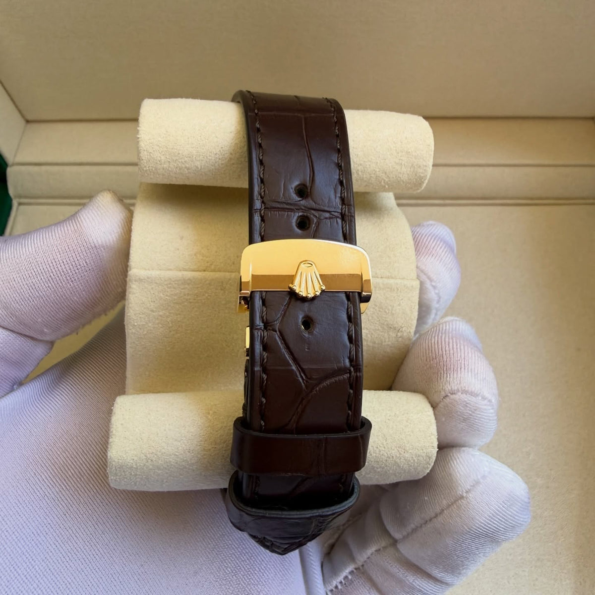ROLEX PERPETUEL 1908 39 MM DORÉ  CUIRE MARRON FOND BLANC