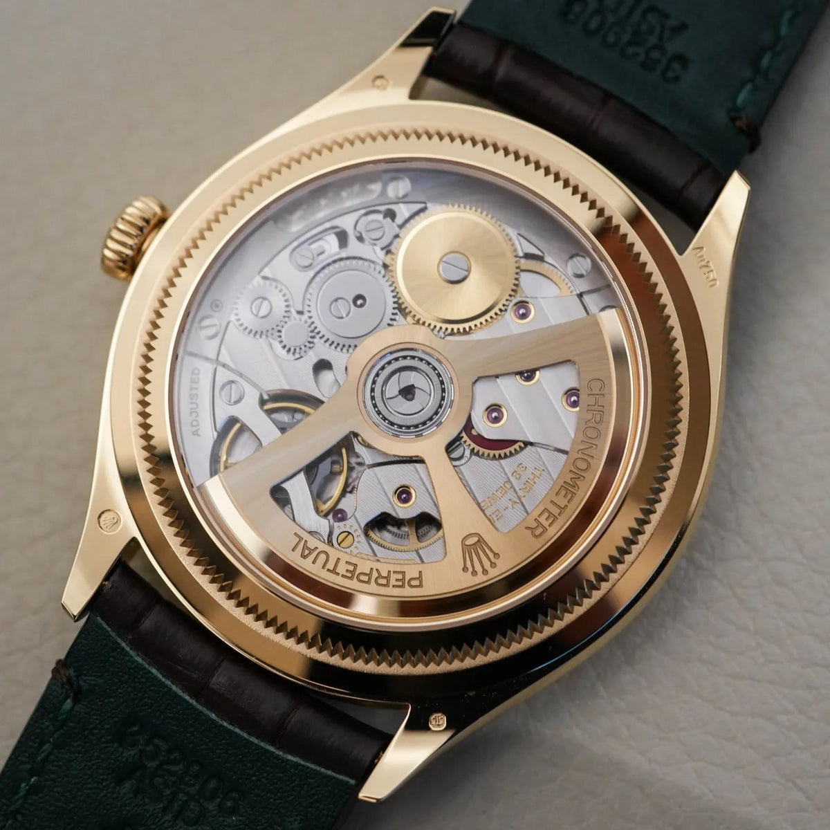 ROLEX PERPETUEL 1908 39 MM DORÉ CUIRE NOIRE FOND NOIR