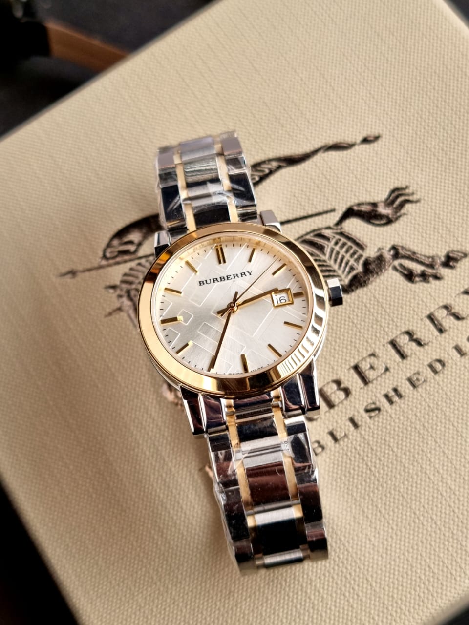 BURBERRY Silver Dial Two-tone Silver and Gold-tone Bracelet Ladies Watch BU9115