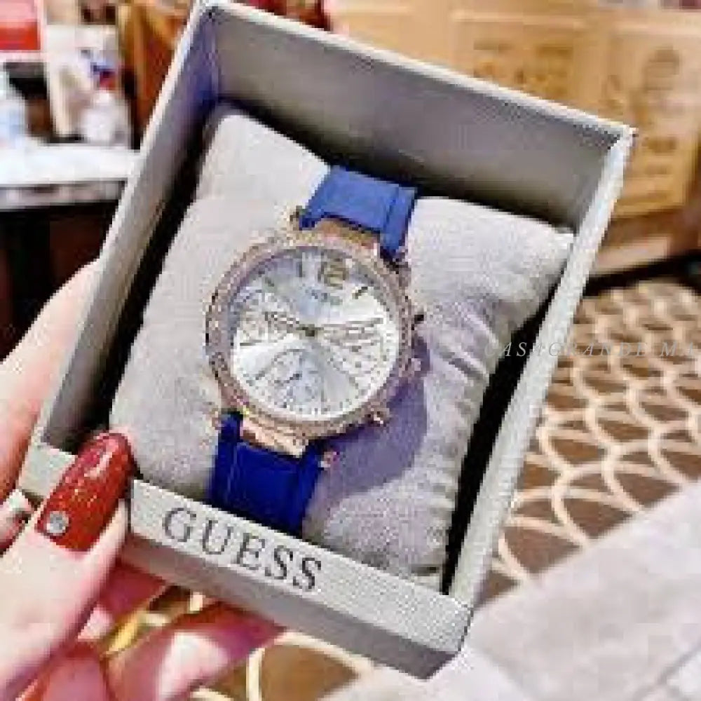 Guess GW0113L3 femme