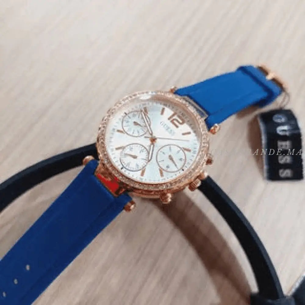 Guess GW0113L3 femme