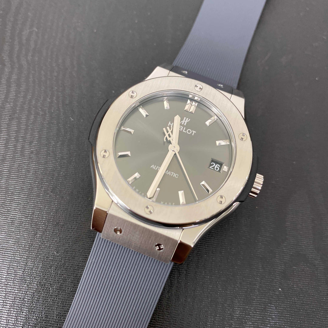 HB CLASSIC FUSION GRISE 42 MM