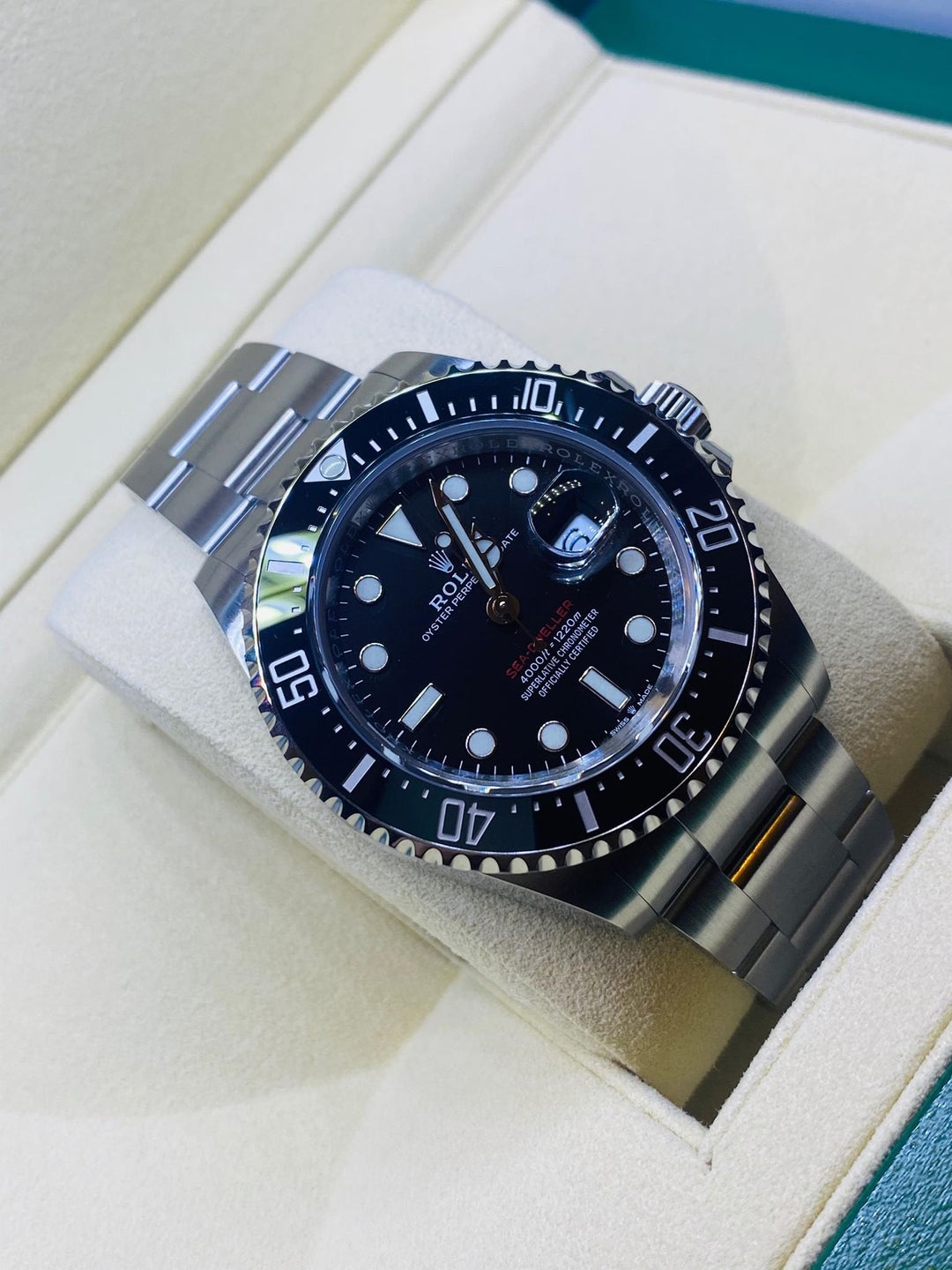 MONTRE HOMME SEA DWELLER FOND NOIR 126600-0001