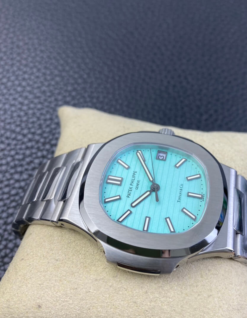 MONTRE HOMME PATEK NAUTILUS TIFFANY